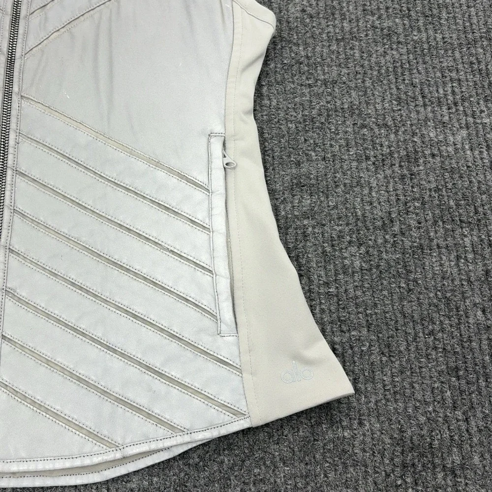 Alo Yoga Vest Womens S Silver Metallic Quilted Full Zip Mock Neck Athleisure
